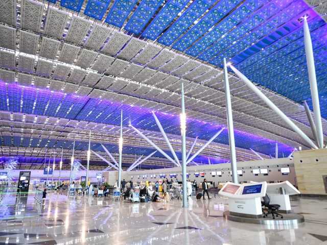 بسبب الحالة المطرية.. مطار الملك عبدالعزيز يدعو للتأكد من مستجدات مواعيد الرحلات