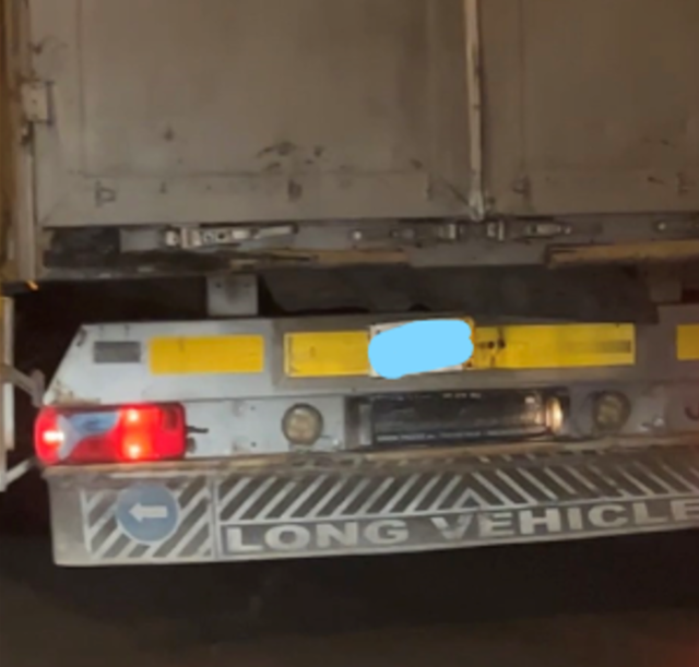 بالفيديو.. سائق شاحنة يقودها بتهور و«المرور» يتفاعل