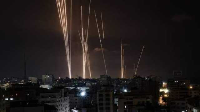 إصابة 4 إسرائيليين بعد سقوط صاروخ في أسدود
