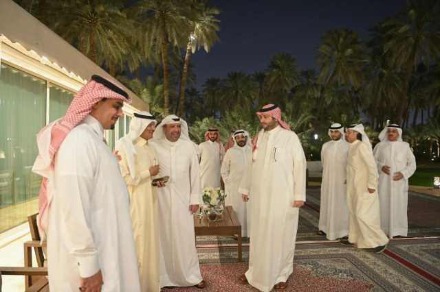الأمير تركي بن محمد بن فهد يقيم مأدبة عشاء على شرف الشيخ أحمد الصباح