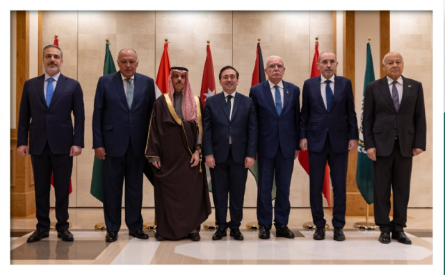 اللجنة الوزارية المكلفة من القمة العربية الإسلامية تلتقي وزير خارجية إسبانيا
