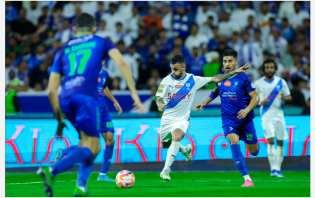 الهلال يعزز صدارته للدوري بهدفين في الفتح.. والاتحاد يسقط أمام الشباب