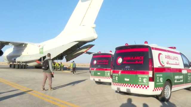 14 سيارة إسعاف مقدمة من «إغاثي الملك سلمان» تعبر منفذ رفح متوجهة إلى غزة