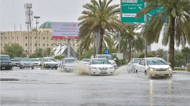 لتجنب الحوادث.. 4 تنبيهات من المرور قبل القيادة بأجواء مطيرة