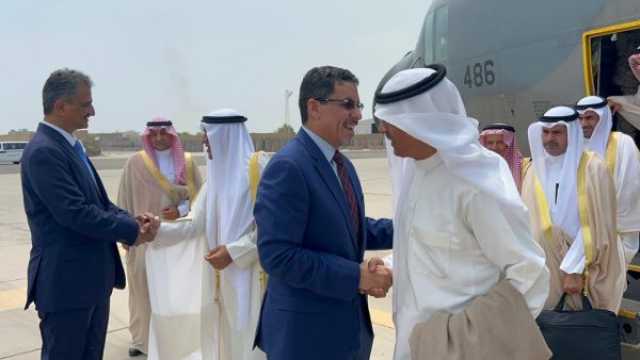 أمين عام مجلس التعاون الخليجي يصل العاصمة عدن