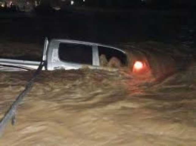 تعز : نجاة مسؤول رياضي من الغرق في السيول 