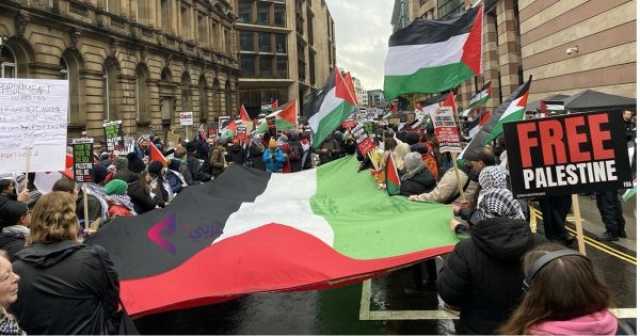 بريطانيا : خروج الآلاف في مظاهرة حاشدة بلندن تنديداً بالعدوان الإسرائيلي على قطاع غزة 