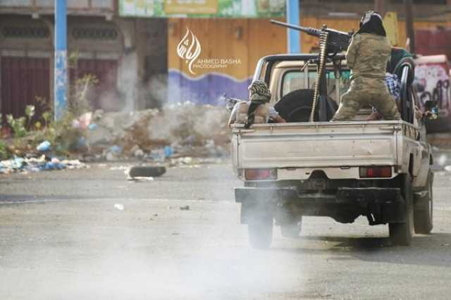 اندلاع مواجهات بين قوات الشرعية وقوات الحوثيين في تعز 