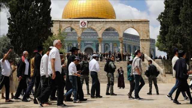 القدس : مستوطنون يقتحمون باحات المسجد الأقصى 