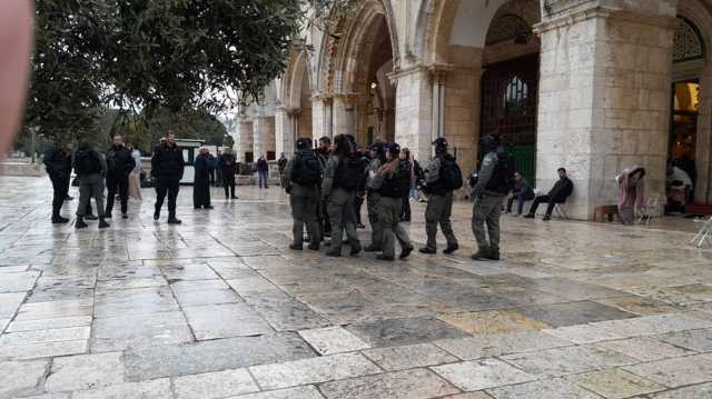 عشرات المستوطنين يقتحمون المسجد الأقصى تحت حماية شرطة الاحتلال