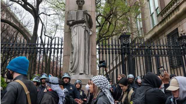 اعتقال عشرات الطلاب المؤيدين لفلسطين في نيويورك.. احتلوا حدائق جامعة كولومبيا (شاهد)