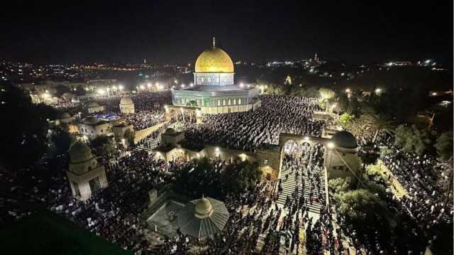 الدعاء لغزة يصدح في المسجد الأقصى بمشاركة نحو 200 ألف مصل (شاهد)