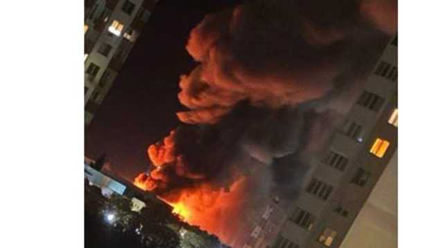 قتلى وحريق كبير بميناء أوديسا الأوكراني جراء قصف روسي (شاهد)