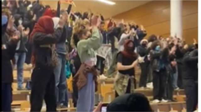 الشرطة الفرنسية تبدأ عملية لفض احتجاج طلابي مناصر لفلسطين في جامعة مرموقة (شاهد)