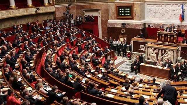 البرلمان الفرنسي يصادق على قانون الهجرة الجديد المثير للجدل