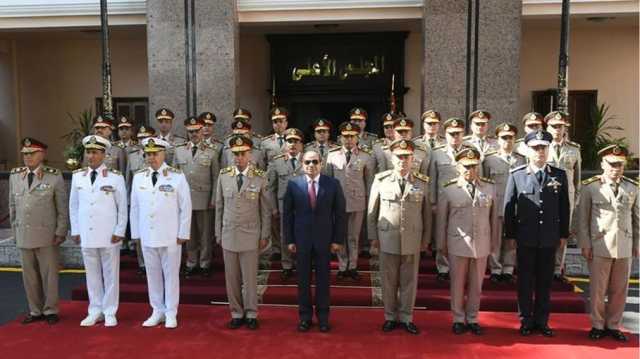 تمهيد لانتخابات رئاسية مبكرة بمصر.. واستياء من التجسس على طنطاوي