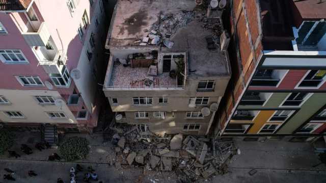 انهيار منزل من 4 طوابق في إسطنبول وإصابات بينها خطيرة (شاهد)