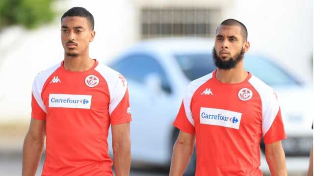 جماهير تونس تهاجم منتخب بلادها في مباراة غينيا بيساو لهذا السبب (شاهد)
