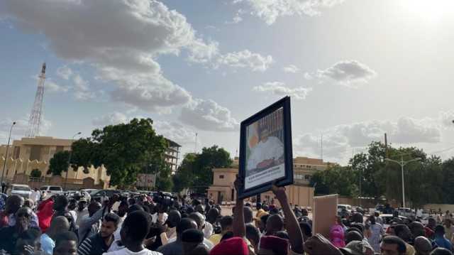 الغارديان: هل يمكن للمسافر عبر القارة الأفريقية المرور بأمان؟