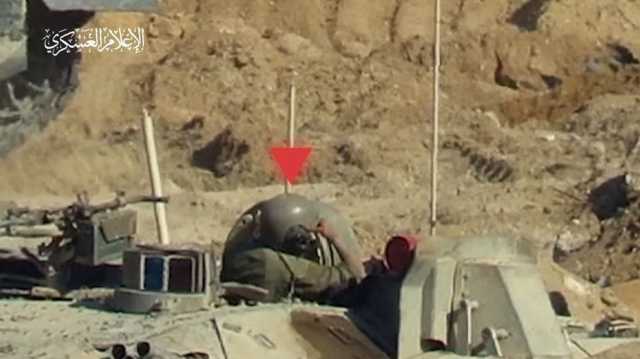 لقطة مثيرة للحظة قنص القسام جنديّا داخل دبابته في حي الشجاعية (شاهد)