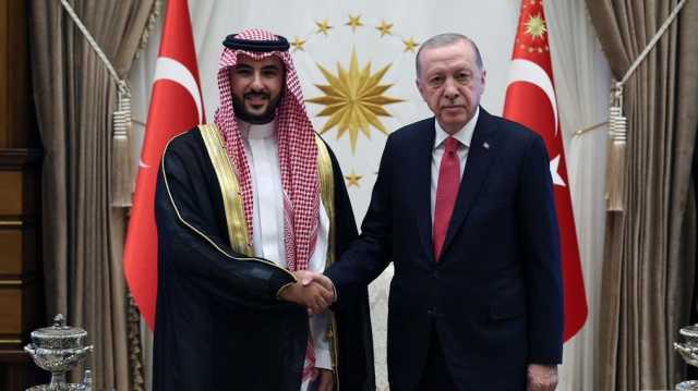 أردوغان يلتقي وزير الدفاع السعودي في أنقرة.. استقبال حافل (شاهد)