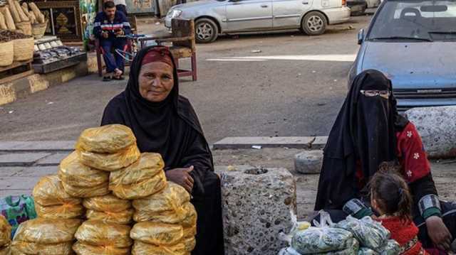 في يوم المرأة العالمي.. أوضاع اقتصادية قاسية وزنازين تشهد على معاناة المصريات