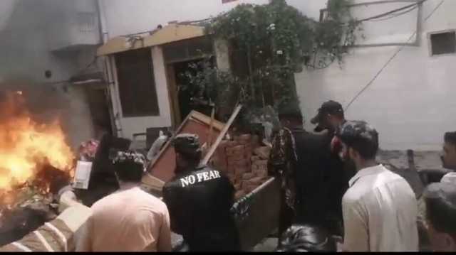 إحراق كنائس في شرق باكستان بعد اتهام عائلة مسيحية بالاستهزاء بالإسلام