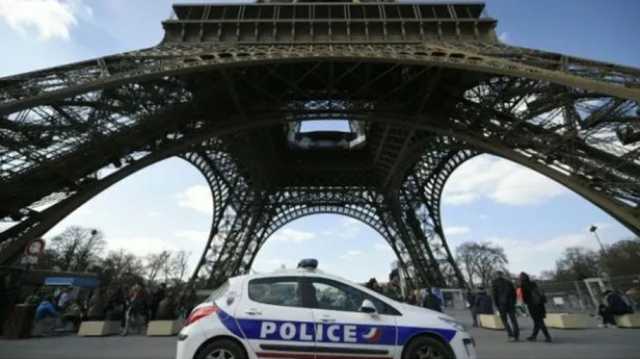 إنذار أمني بوجود قنبلة يتسبب في إخلاء برج إيفل بباريس (شاهد)