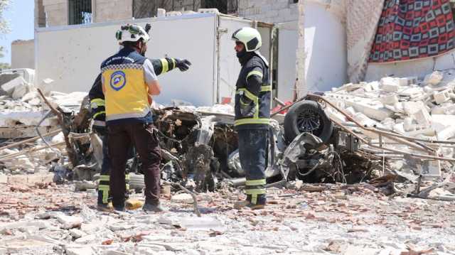 مقتل 3 مدنيين من نفس العائلة بغارات روسية على مدينة إدلب (فيديو)