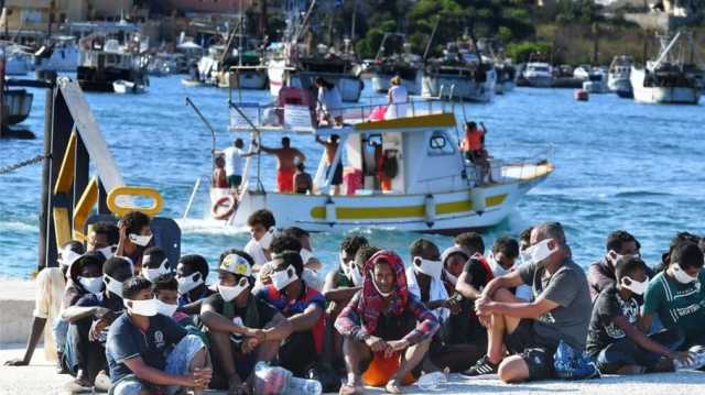 أكثر من 30 مفقودا في غرق قاربي مهاجرين من تونس قبالة سواحل إيطاليا