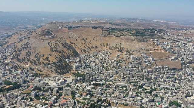 جرزيم جبل في فلسطين تقدسه الطائفة السامرية وتحول إلى جزء من الهوية.. لماذا؟