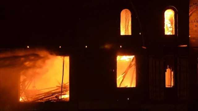 حريق متعمد يدمر مسجد إسكلستونا الكبير في السويد (شاهد)