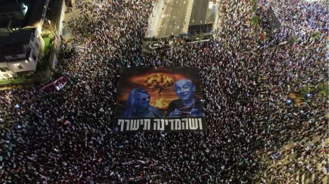 استمرار الاحتجاجات ضد تعديلات حكومة نتنياهو.. والأخير يغادر إلى قبرص