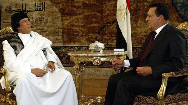 الكشف عن تفاصيل مناشدة عاجلة من مبارك للقذافي ليلة هجوم التحالف على الكويت