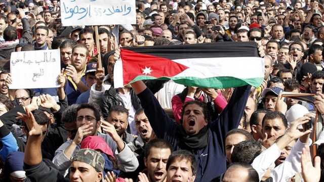 آلاف الخريجين الأردنيين يتكدسون سنويا في صفوف البطالة..ما المخرج؟