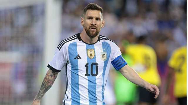 رغم إصابته.. ميسي يتصدر قائمة الأرجنتين لتصفيات مونديال 2026
