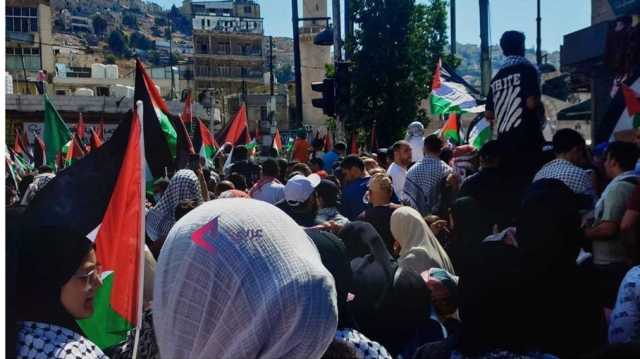 السلطات الأردنية تمنع متظاهرين من الوصول إلى السفارة الأمريكية في عمان