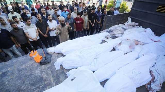 دفن 43 شهيدا مجهولي الهوية في مقبرة جماعية بغزة.. تعذر التعرف عليهم