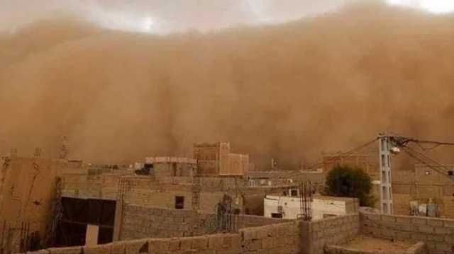 رياح عاتية وعواصف رملية تجتاح المغرب.. حوادث تسبب الفزع (شاهد)