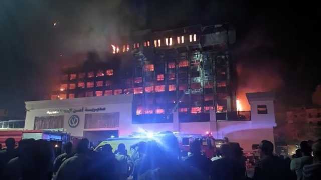 النيران تلتهم مبنى مديرية أمن الإسماعيلية في مصر (شاهد)