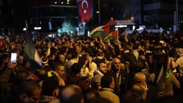 مسيرات ليلية حاشدة في مدن عربية وعالمية تنديدا بالعدوان على غزة (شاهد)