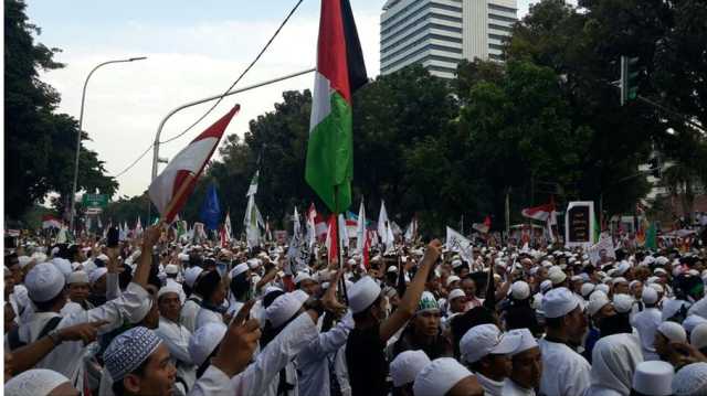 تظاهرات مليونية في اندونيسيا نصرة لغزة ورفضا للعدوان الإسرائيلي (شاهد)