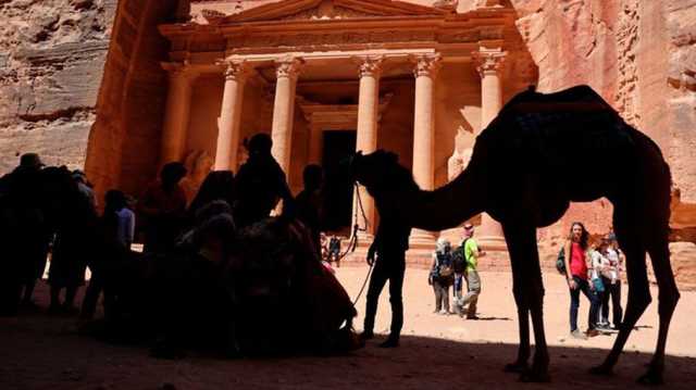 الأردن لا يتوقع نموا في السياحة ومحاولات للحفاظ على مستويات العام الماضي