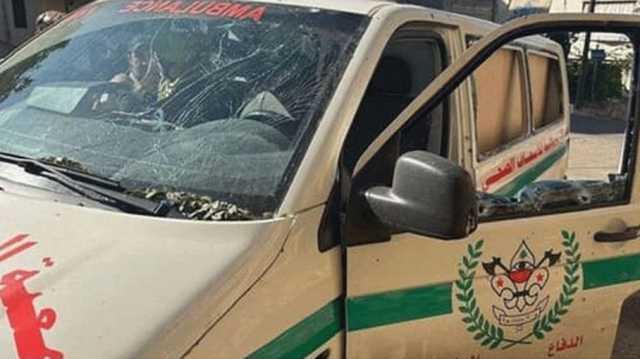 إصابة 4 مسعفين إثر استهداف الاحتلال سيارة إسعاف جنوب لبنان