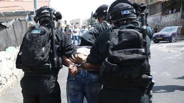 اعتقال العشرات في الضفة.. والاحتلال يفجر منزل أسير شمالي القدس