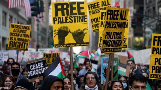 عمال ونشطاء يحتجون أمام مصانع الأسلحة البريطانية لعرقلة شحنها لـإسرائيل