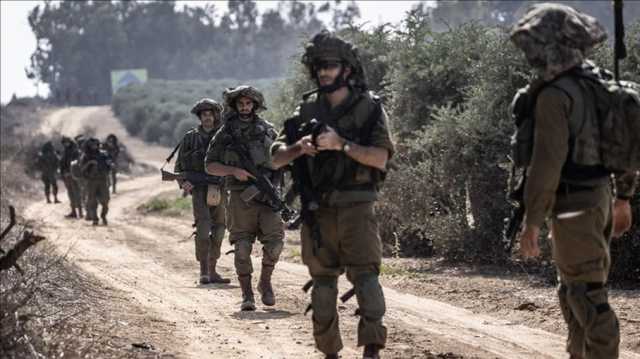 صادم.. جنود إسرائيليون يتباهون بتعذيب شاب أصم في غزة (شاهد)