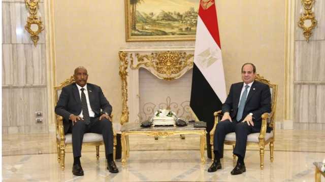 السيسي يتعهد للبرهان بـاستمرار الدعم المصري للسودان