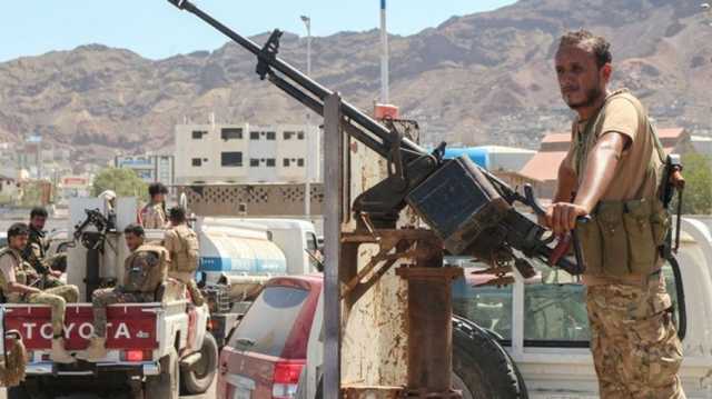 قوات مدعومة من الإمارات تحاصر رئيس الوزراء اليمني في عدن