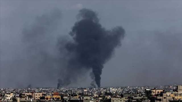 الاحتلال يستهدف المنازل المأهولة في قطاع غزة ويواصل حرب التجويع